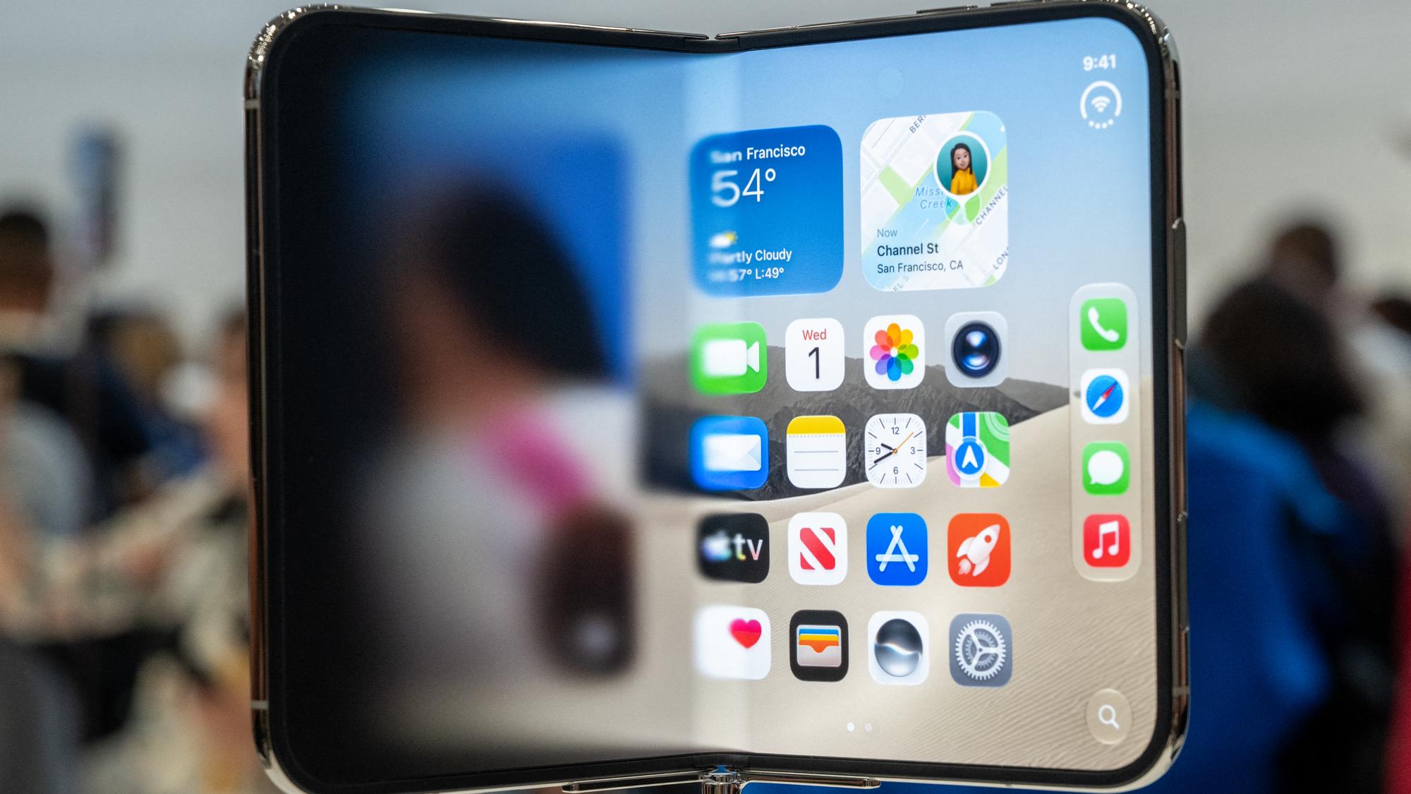 L’iPhone Duo sort vendredi, qu’espérer du premier smartphone pliant d ...