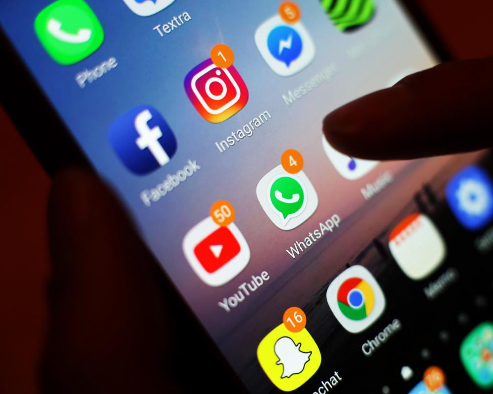 Instagram boss says users will be ‘overwhelmed' with brand content in algorithm-free world