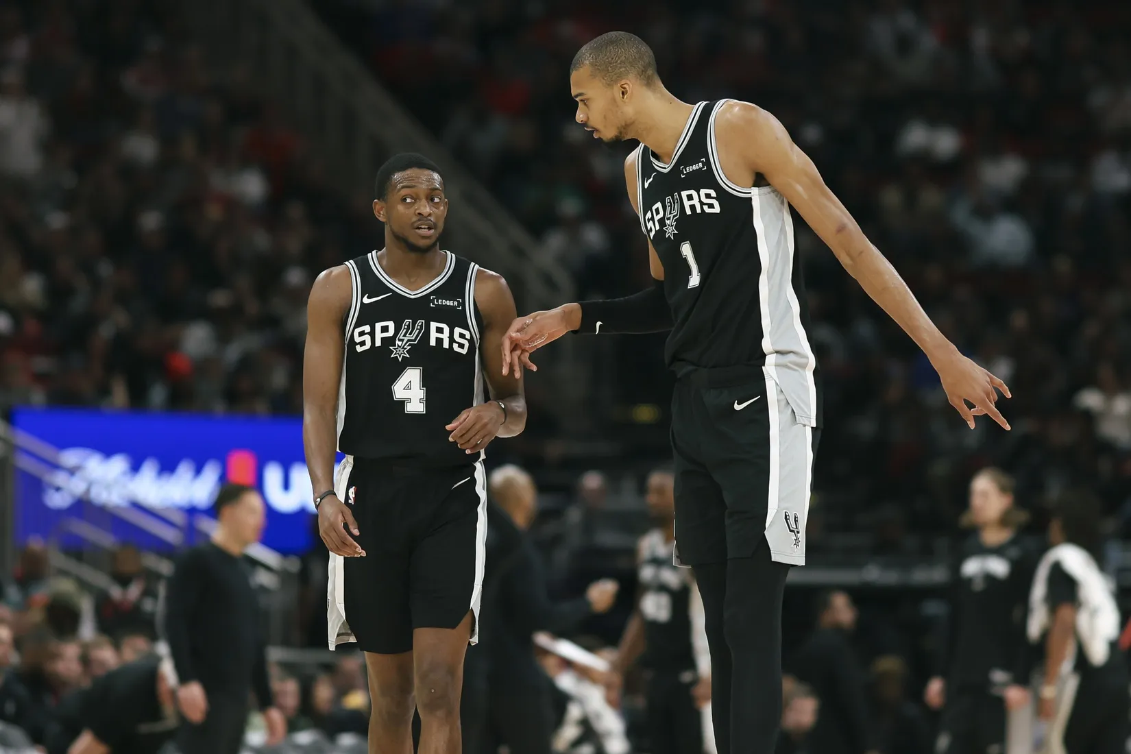 De’Aaron Fox réunit aussi les Spurs pour préparer la nouvelle saison