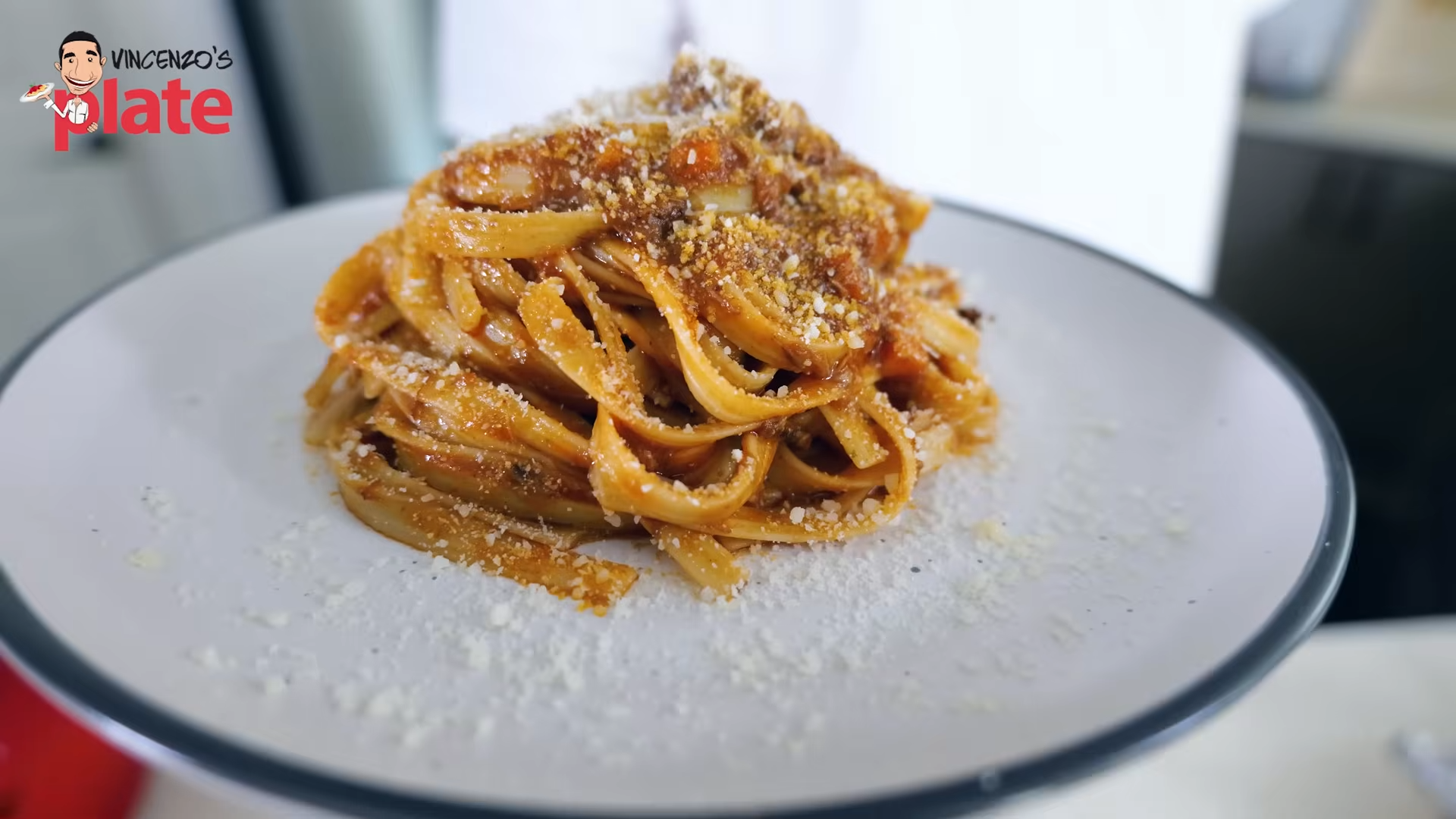 How Italians make slow-cooked beef ragù - he says it’s even better than ...
