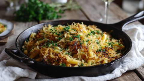 One-pan-Gericht: Schupfnudel-Sauerkraut-Pfanne