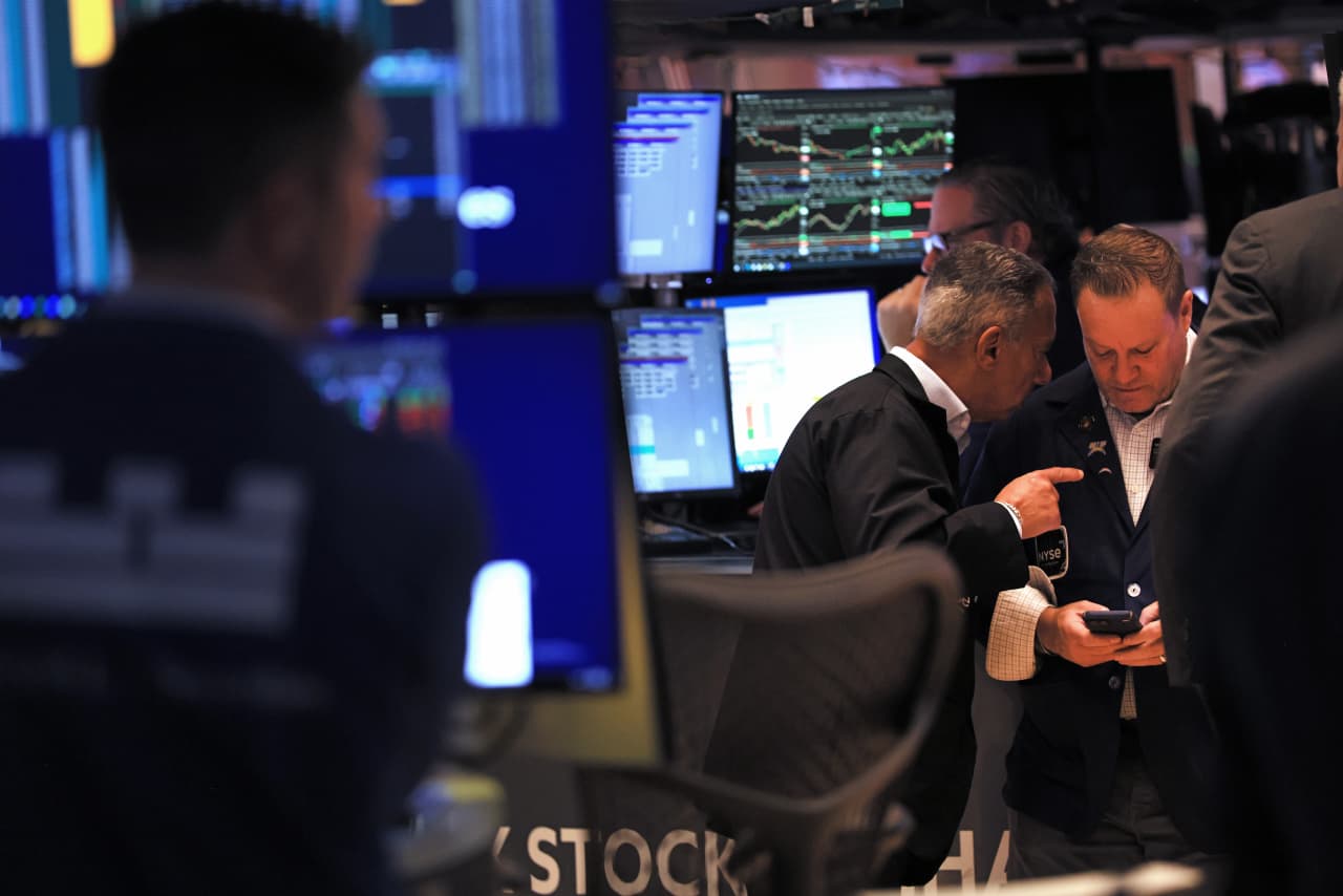 Oracle, SpaceX, Cooper Cos., Macy's, Apple, Navan, and more stocks that explain today's market
