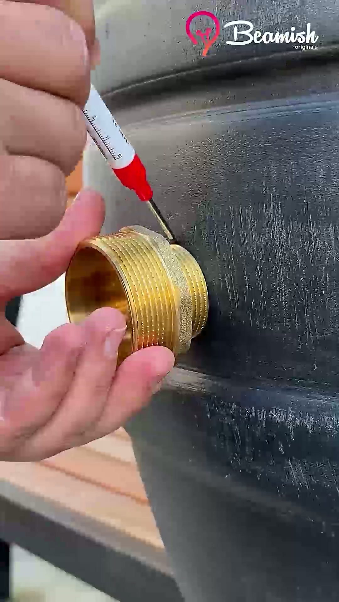 How to install a tank fitting on a water barrel #diy #barrel #tank #install