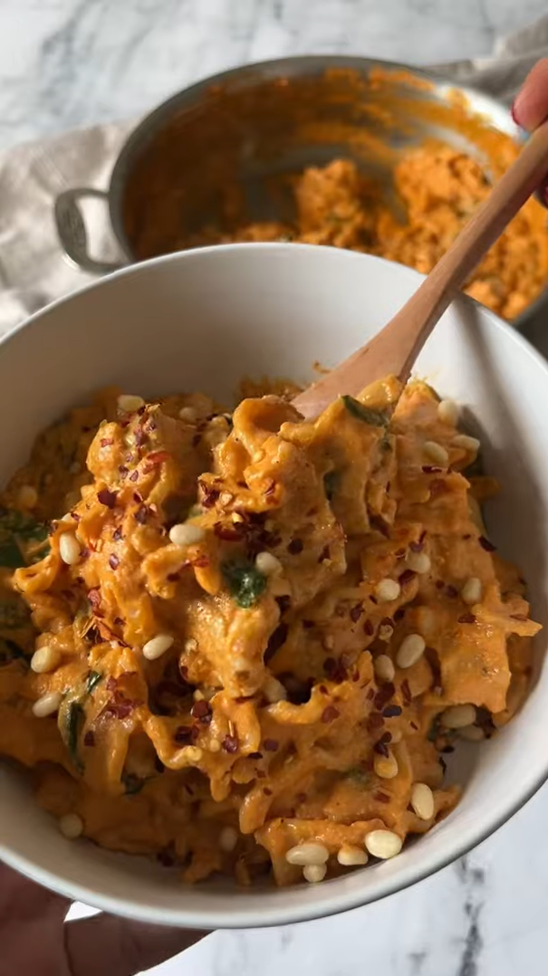 Creamy red pepper pasta easy vegan dinner