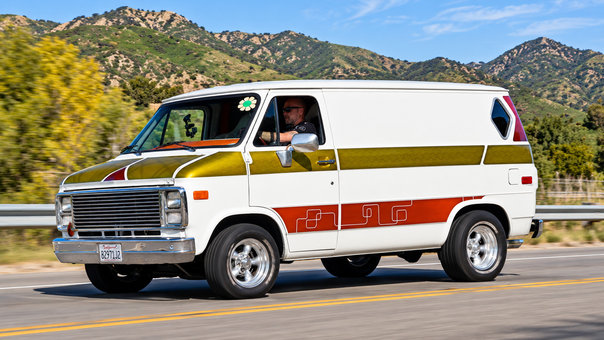 700 HP LSX Chevy van takes custom builds to another level