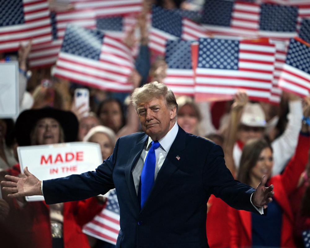 First thing: Trump makes highly unusual promise of $5,000 for all if Republicans win midterms