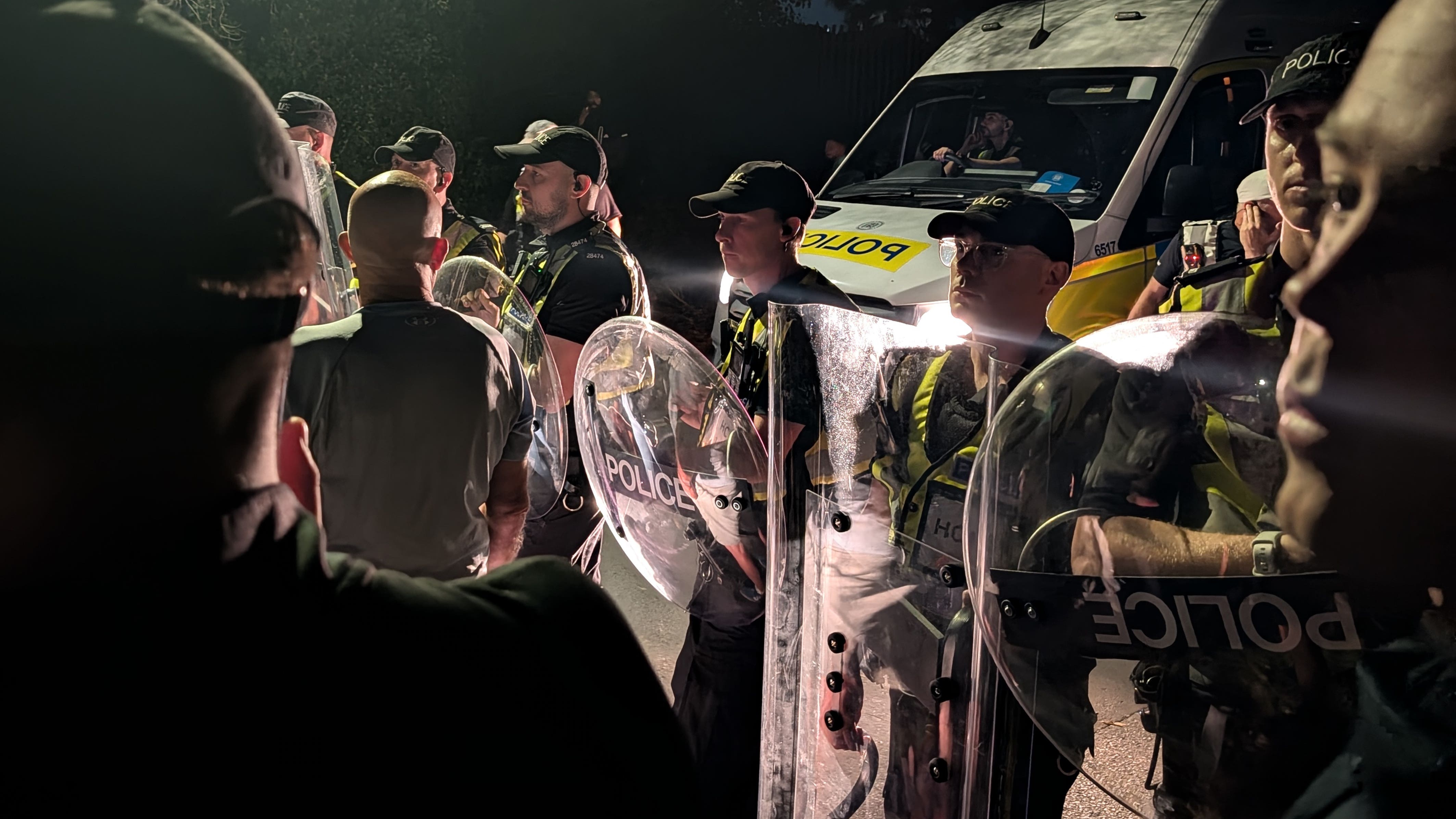 Police ‘absolutely ready’ to use powers to ban masks at anti-migration ...