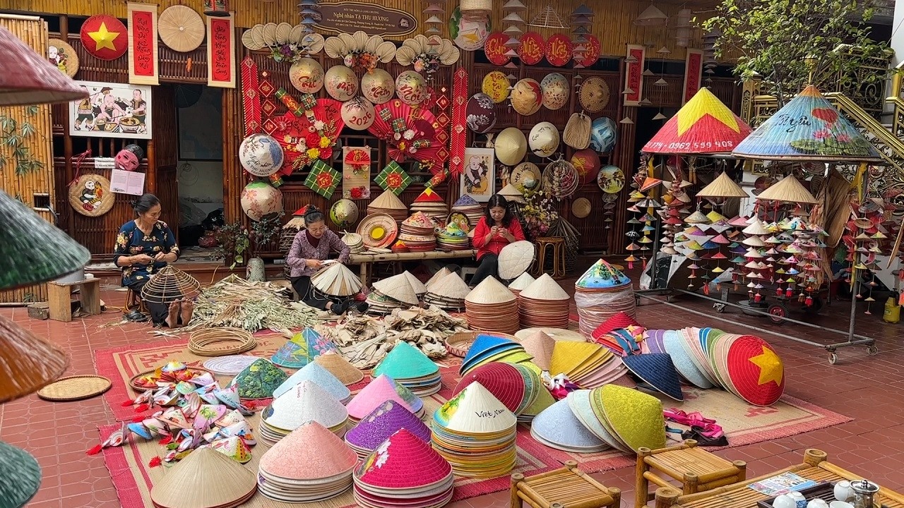 Traditional Vietnamese craft villages - Artisans with skillful hands ...