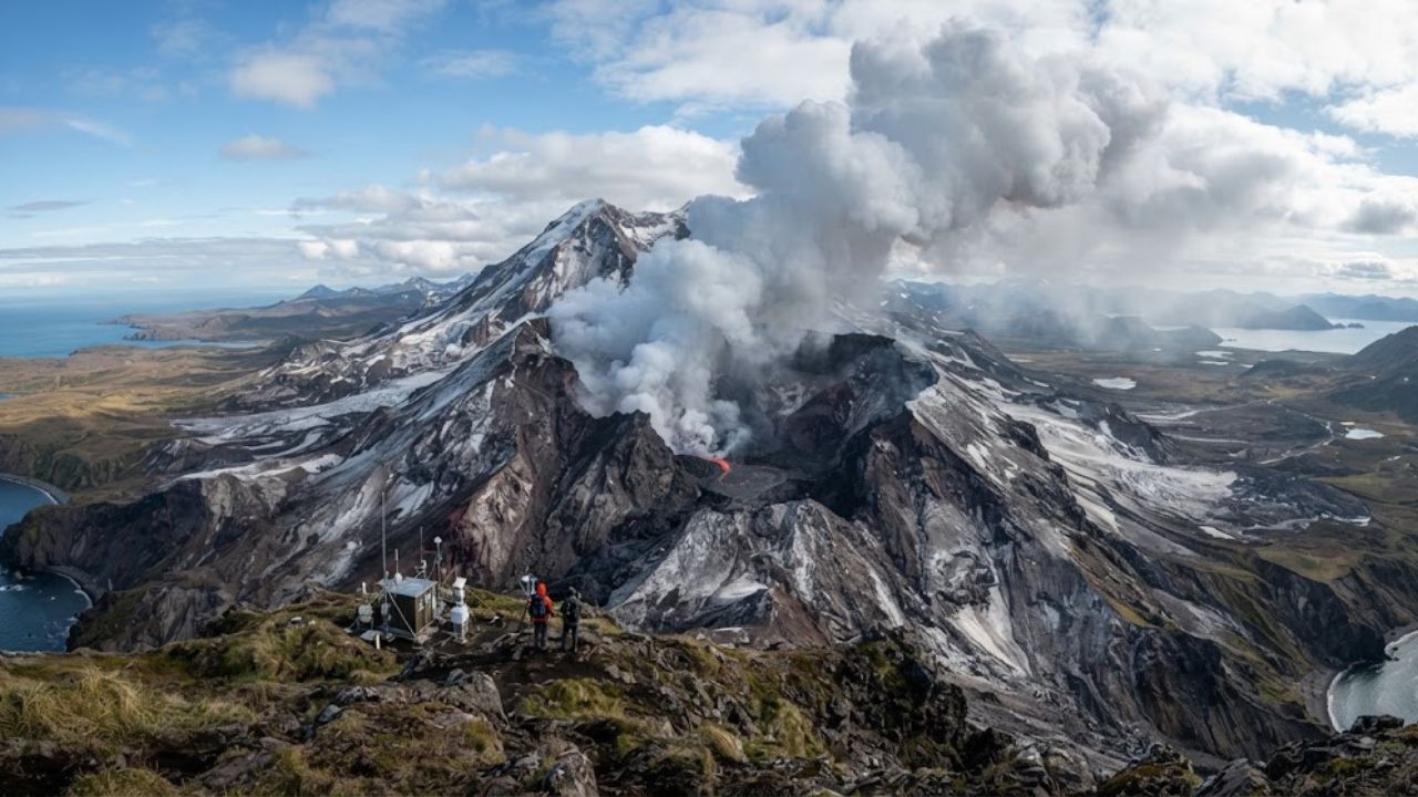 Seismic activity persists at Alaskan volcanoes