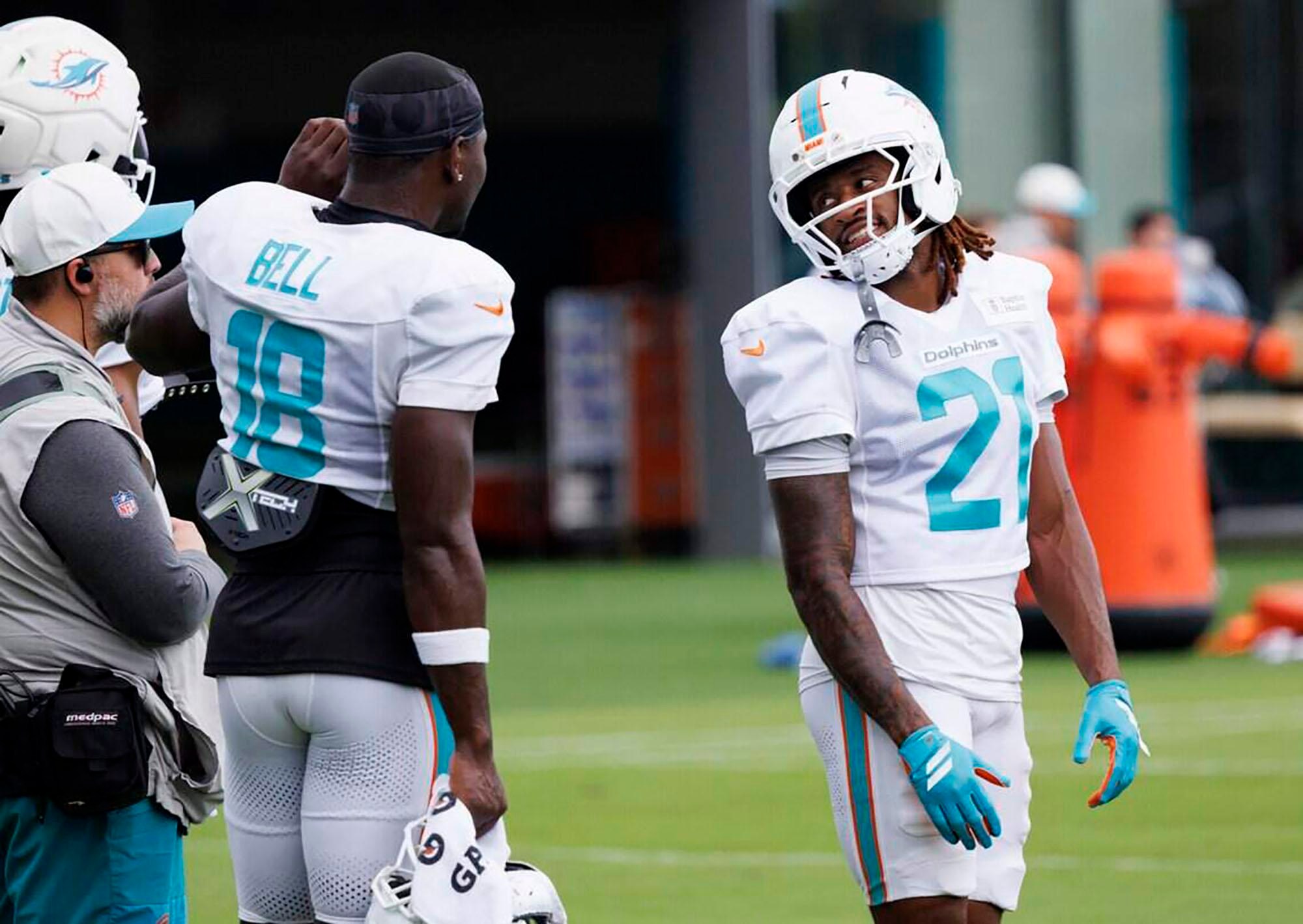 Miami Dolphins news: Kevin Coleman's heartfelt number change, Bobby Slowik's offense, more