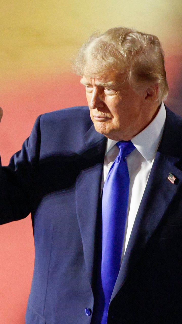 Trump midterm message: Vote Republican if you want a $5,000 check