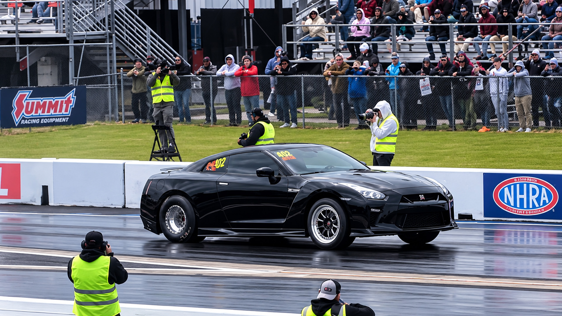 Nissan GT-R sets a 237 mph record with 3,500 HP