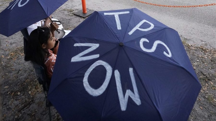 Trump administration keeps TPS in place for El Salvador for now