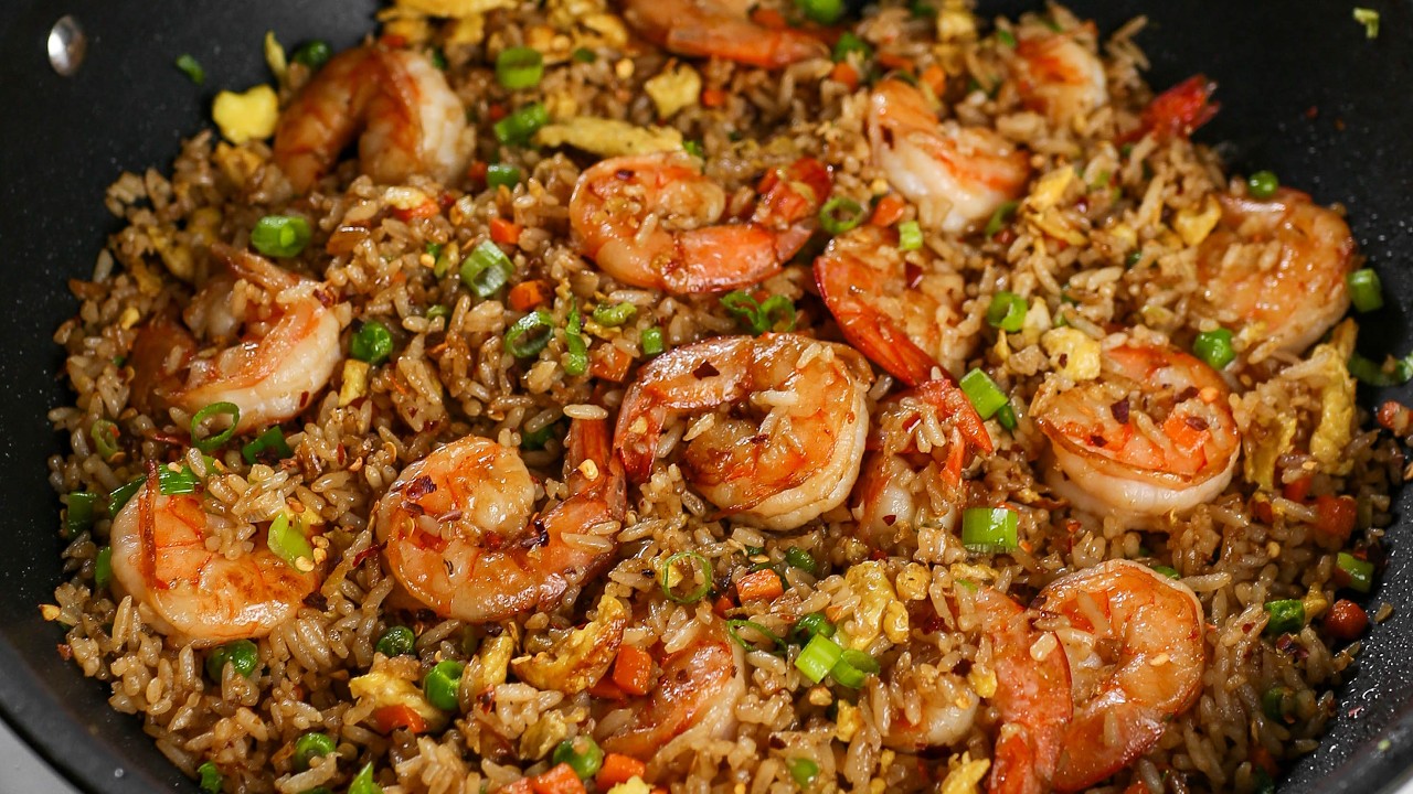 I make shrimp fried rice in 3 steps