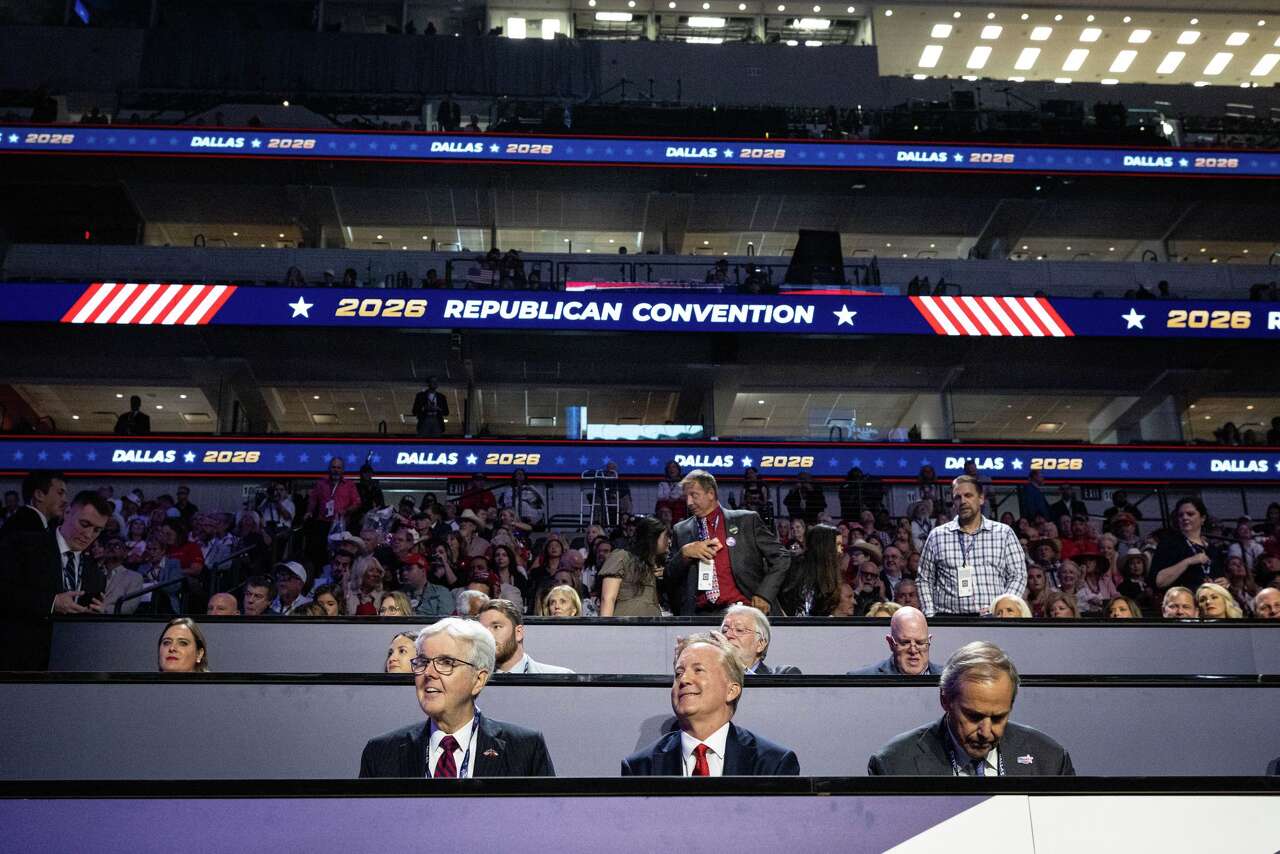 Trump's 'Front Row Joes' upend seating chart at Republican midterm ...