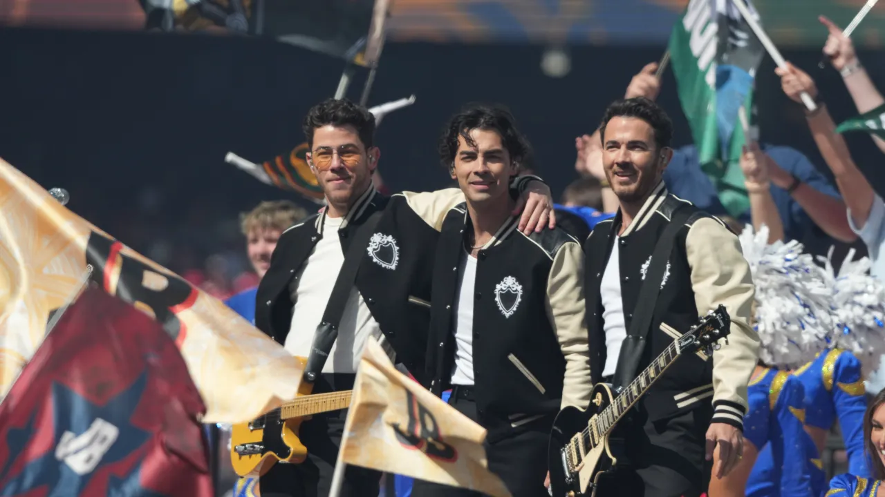 Jonas Brothers halftime show reviews: The best, worst reactions to NFL ...