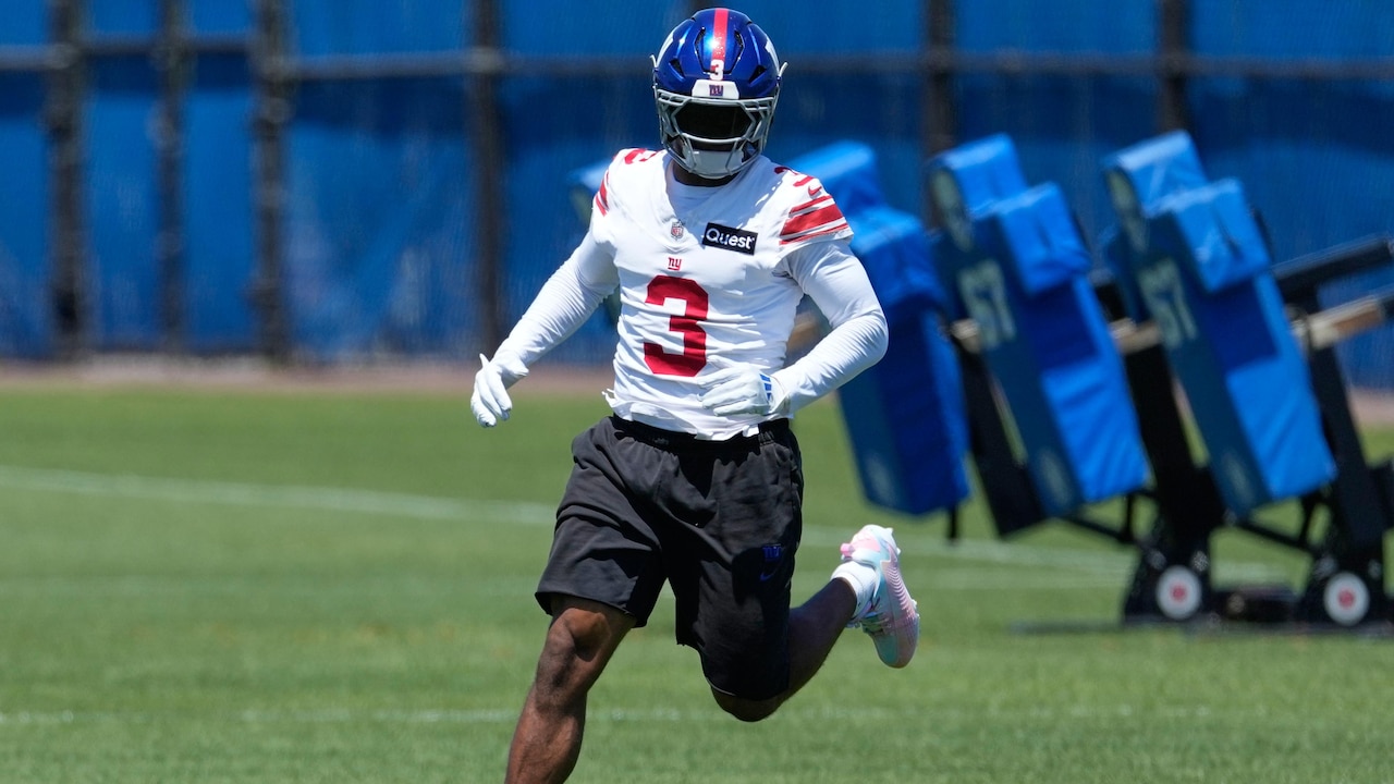 Abdul Carter's Darth Vader Giants facemask shown off in new photo ahead of NFL Week 1 vs. Cowboys