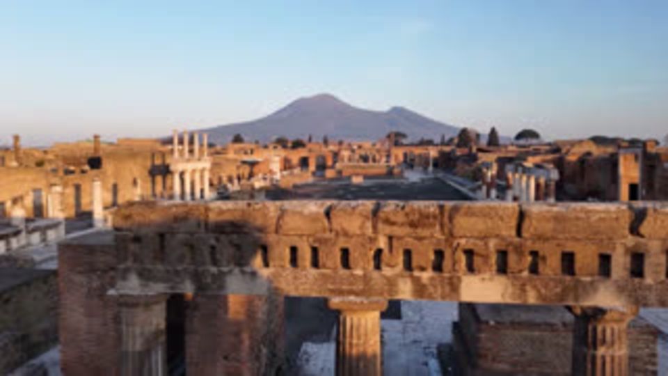Sweltering heat threatens Naples’ local agriculture, tourism boom