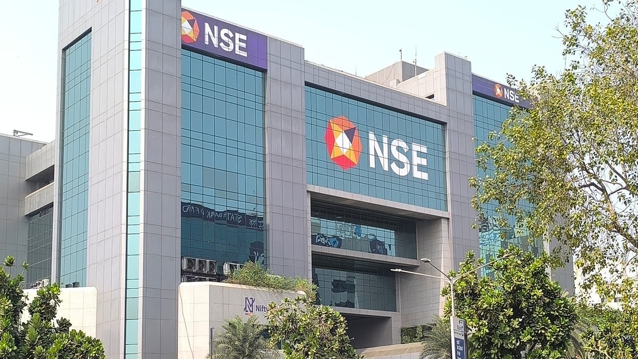 Indian markets tumble amid escalating US-Iran conflict, oil surge
