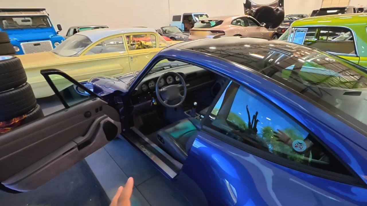 Exploring the rare interior features of the Porsche 993 Targa