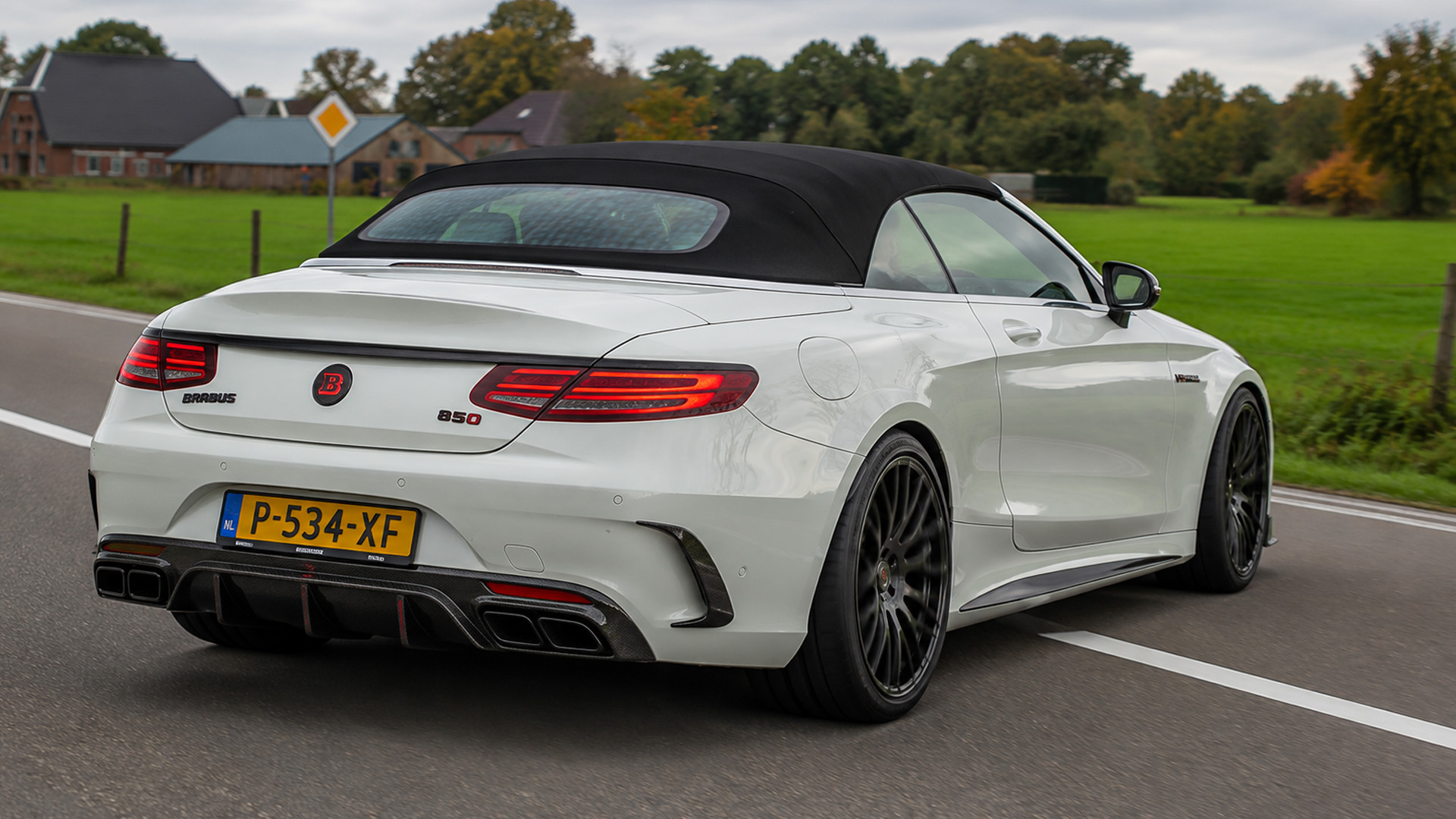 Brabus 850 cabriolet delivers V8 power on the road