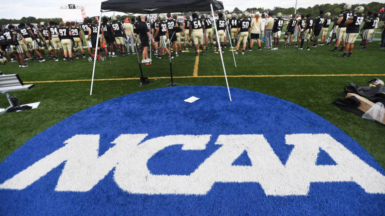 ncaa-proposes-changes-to-college-football-transfer-portal-and-season