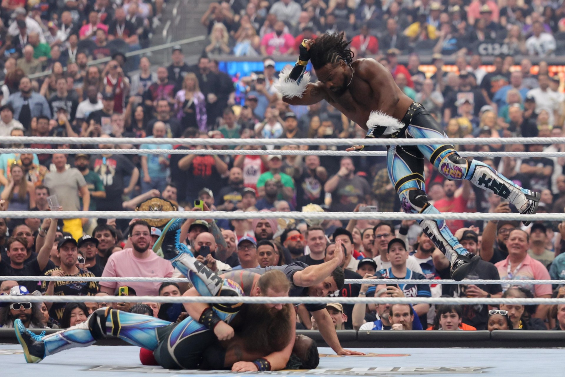 wrestling-legends-who-left-wwe-after-20-years-make-debut-for-major-rival