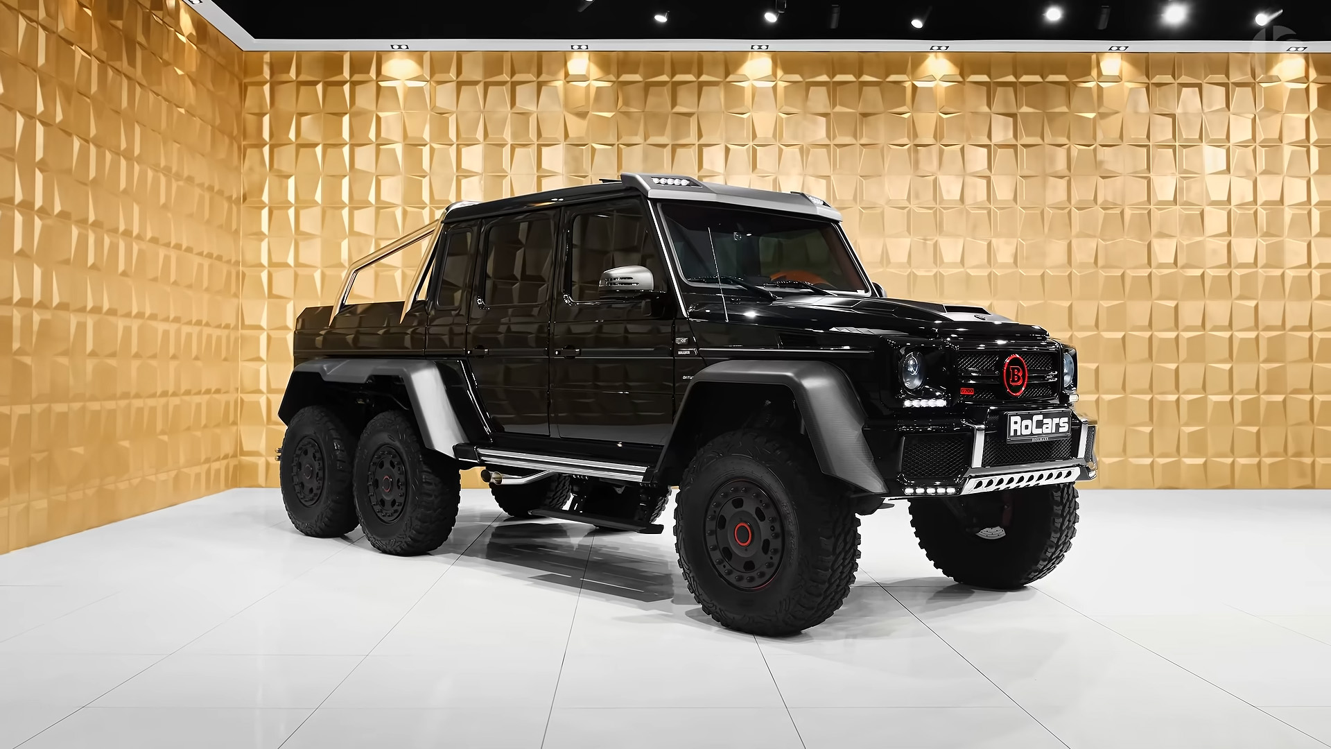 Detailed walkaround of the $1M BRABUS 700 Mercedes-AMG G 63 6x6