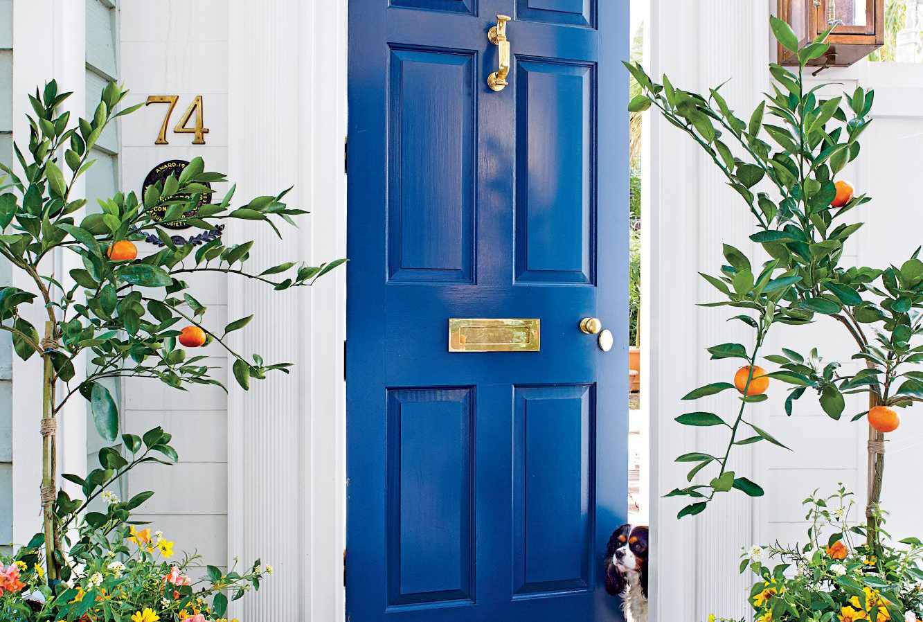 How to fix a squeaky door for good, according to an expert