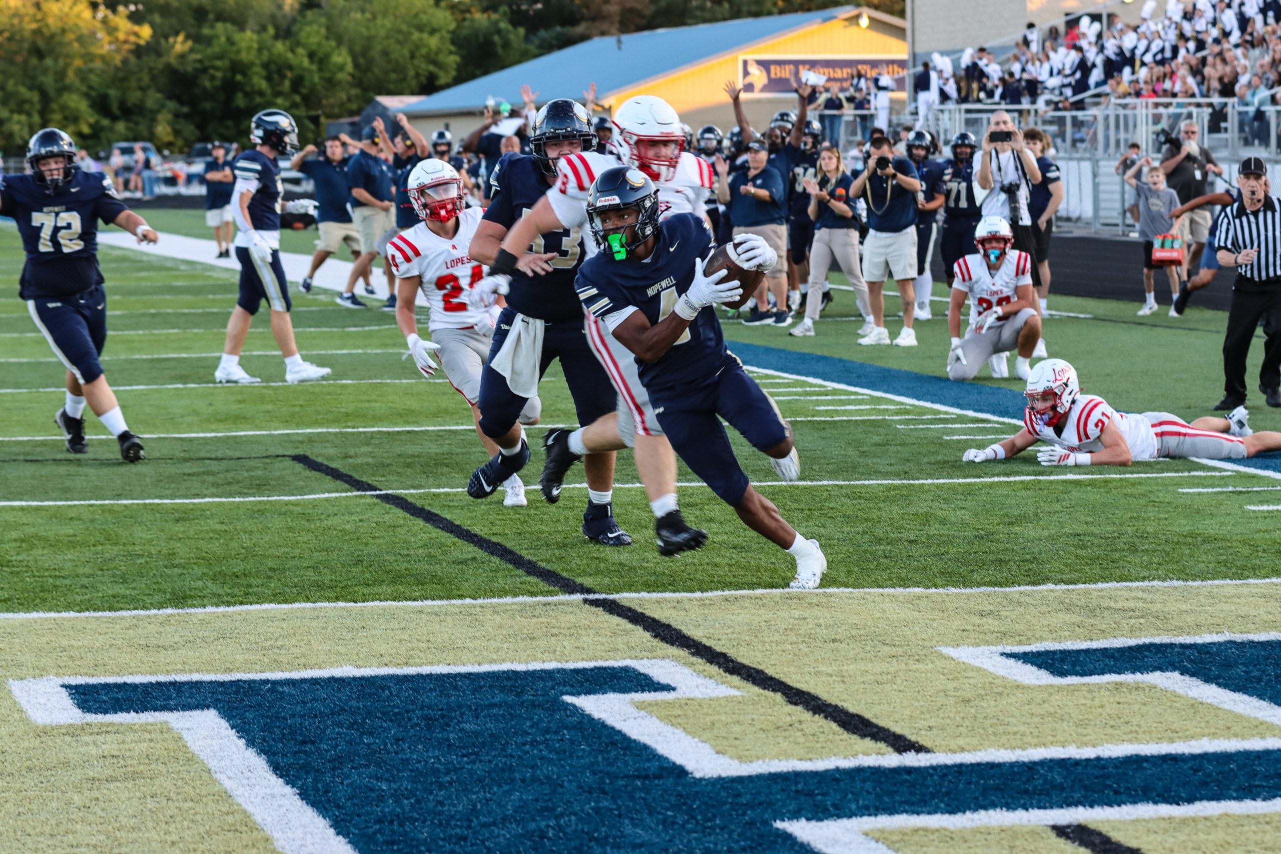 Hopewell takes down No. 1 ranked Avonworth, 34-14