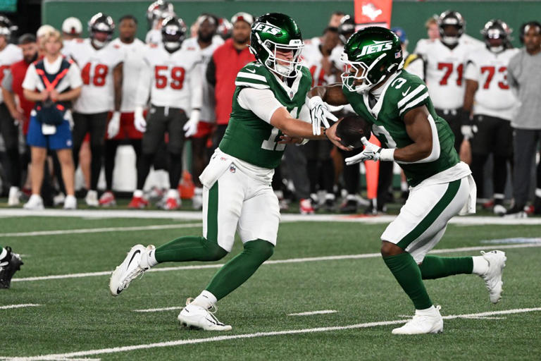 Jets release Bailey Zappe as backup quarterback competition gets clearer
