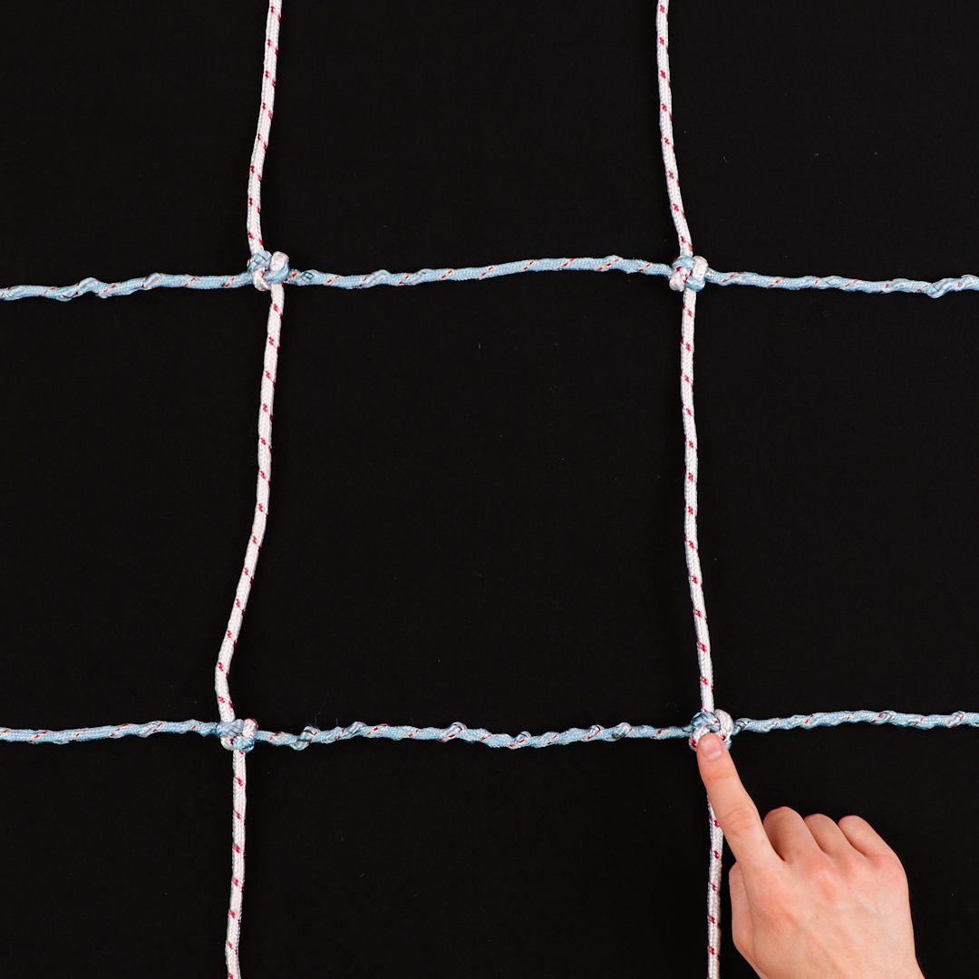 Tying a rope net is easier than it looks 🧵