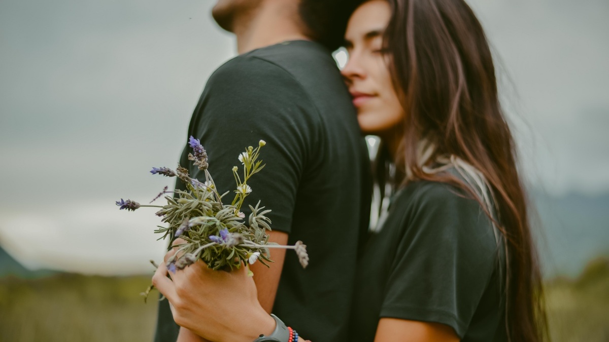 the-happiest-couples-do-these-4-things-early-in-a-relationship