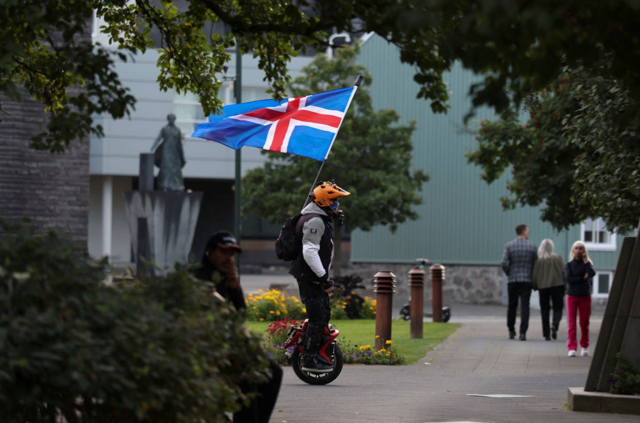 Icelanders reject EU membership talks, national broadcaster projects
