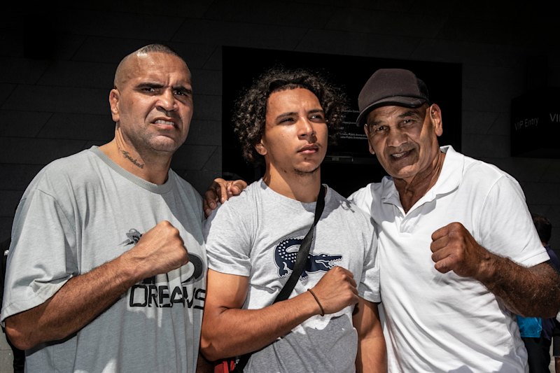 'Broken': Anthony Mundine reacts to father and boxing great Tony Mundine's death