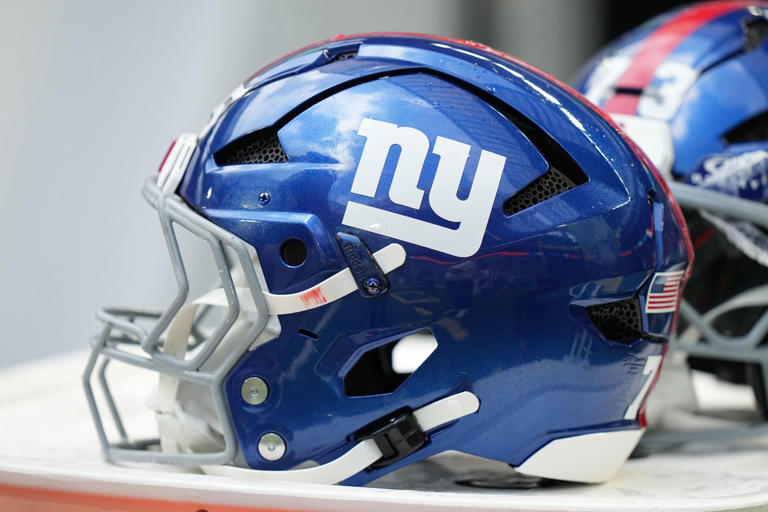 NY Giants news: Andrew Thomas to play, Jaxson Dart surgery, more
