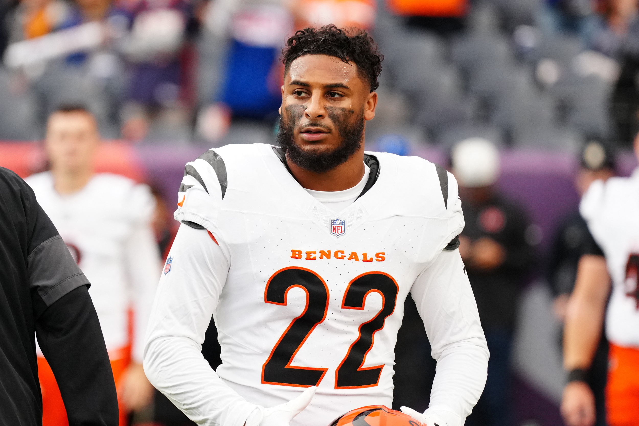 Bills to release S Geno Stone