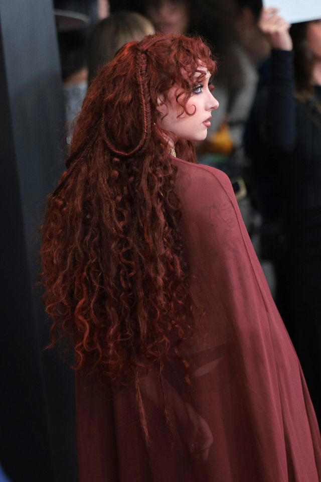 chappell-roan-ditches-her-signature-long-curls-for-her-shortest
