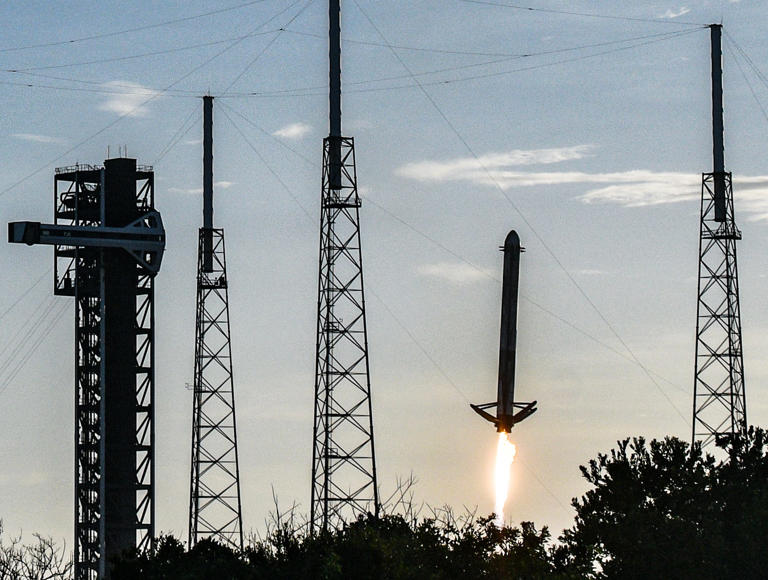 Recap: SpaceX launches Falcon Heavy from NASA's Kennedy Space Center
