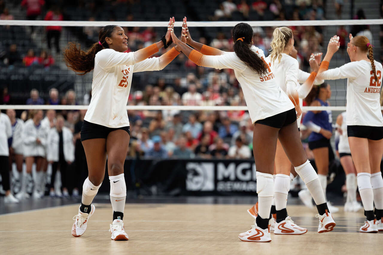 Texas vs USC volleyball: Live updates as Longhorns take 2-0 lead in ...