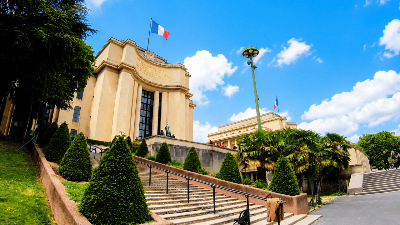 Découverte de l’architecture grandiose du Trocadéro à Paris (4K)