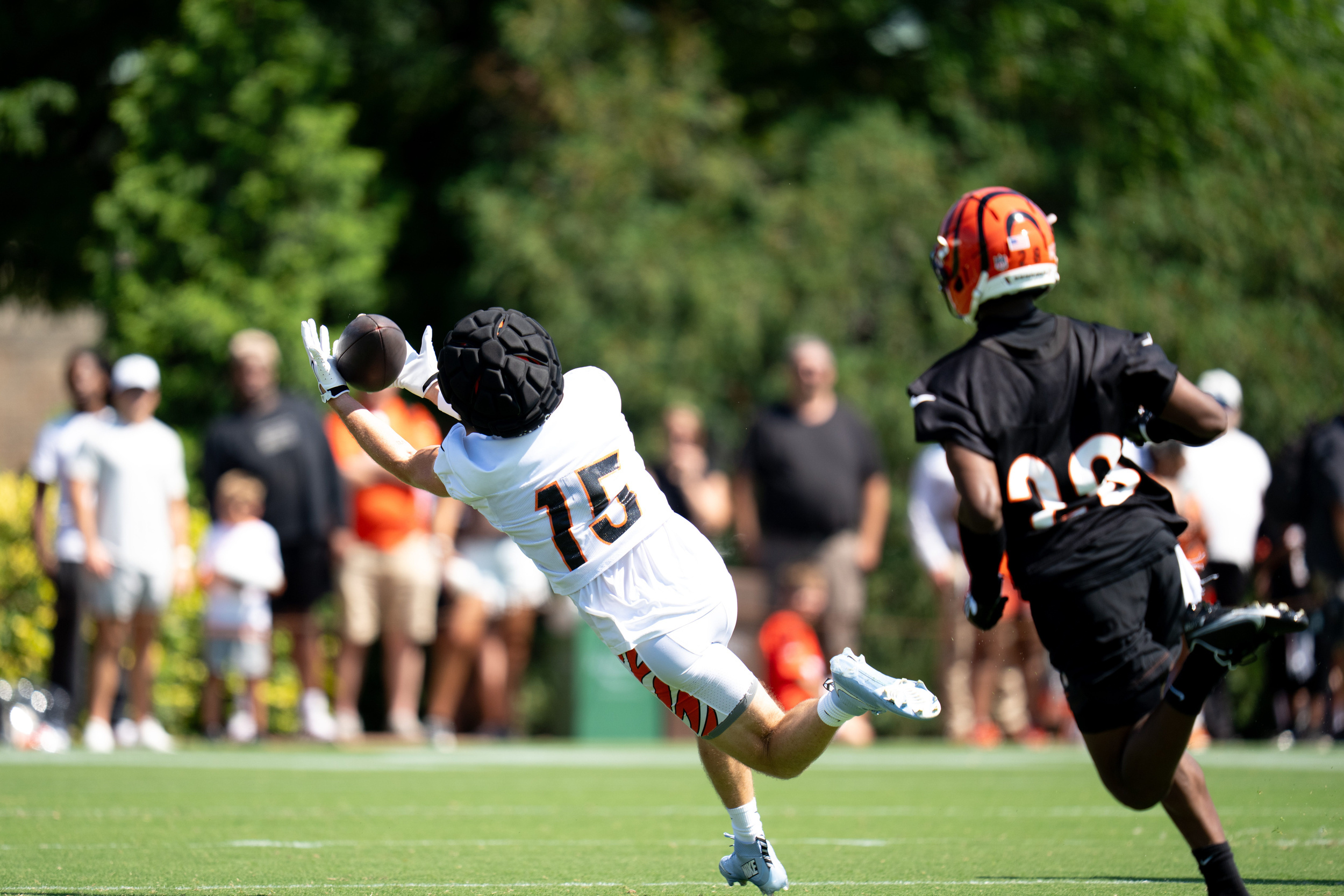 Bengals to waive WR Charlie Jones