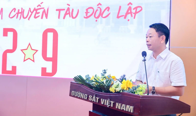 Trọn vẹn một ngày khám phá Thăng Long - Kinh Bắc trên chuyến tàu Độc lập 5 cửa ô