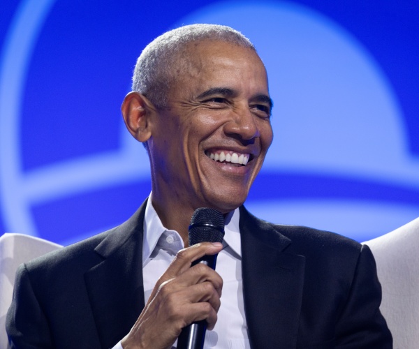 Obama steps in as Dems face GOP cash advantage