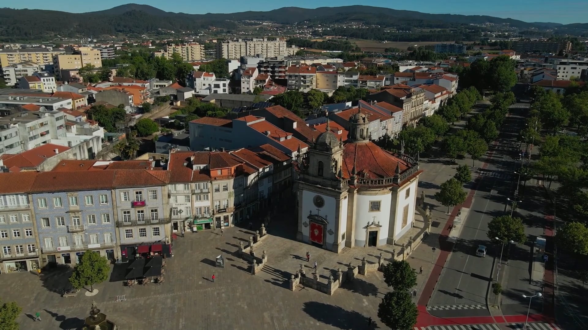 Barcelos, Portugal: Recorrido con dron por la ciudad medieval y sus ...
