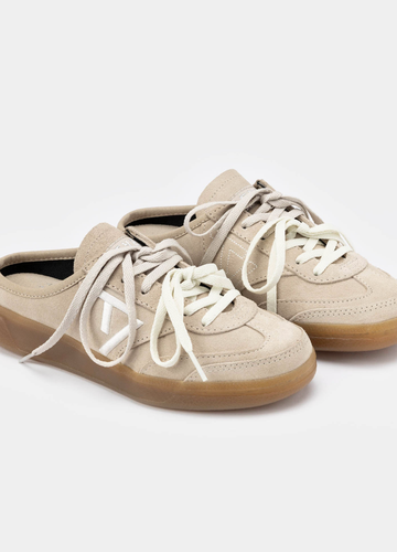 Halb Sneaker, halb Mule: Der „Smule“ ist der schönste Schuhtrend 2026
