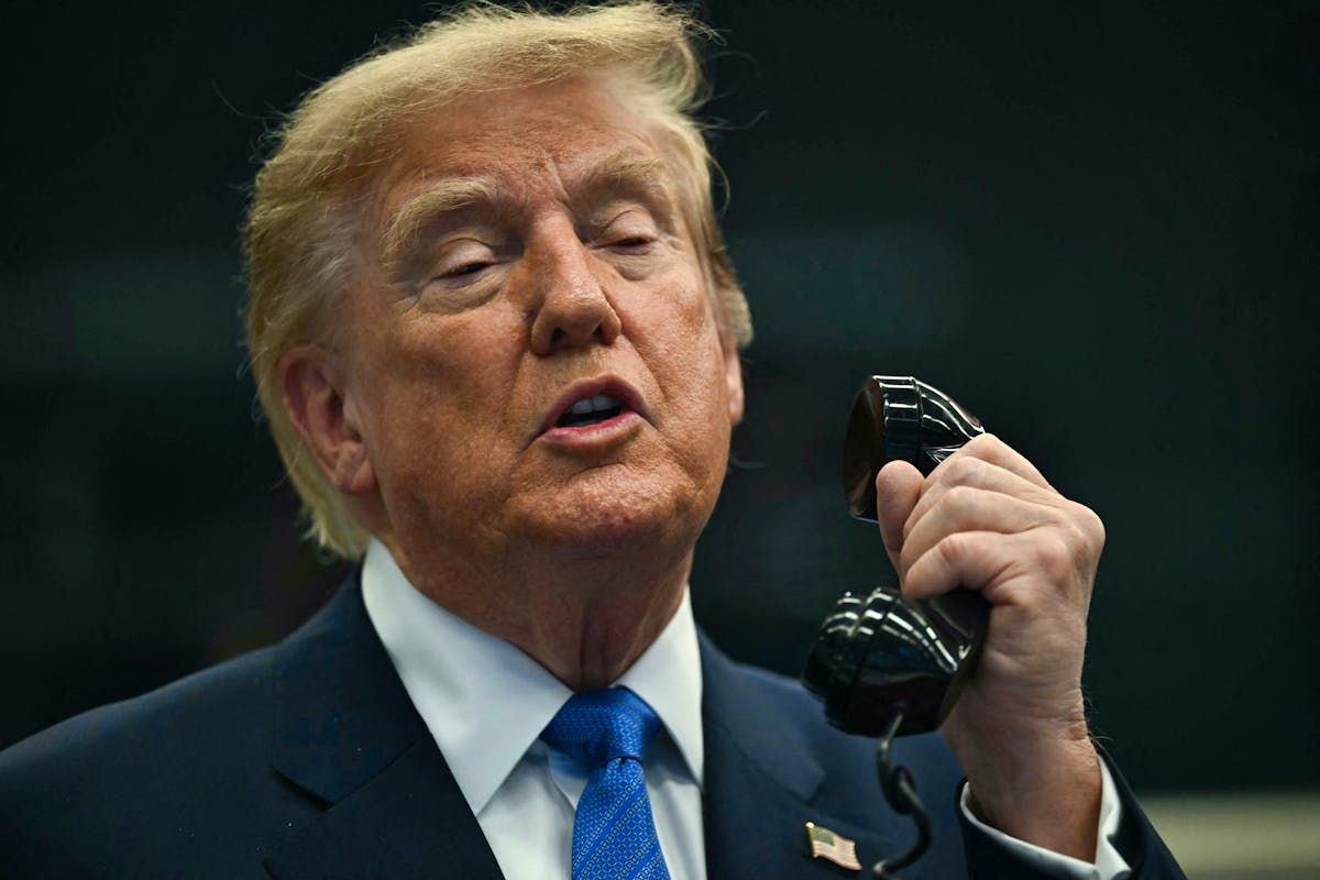 donald-trump-menace-une-journaliste-et-lui-promet-une-sanction