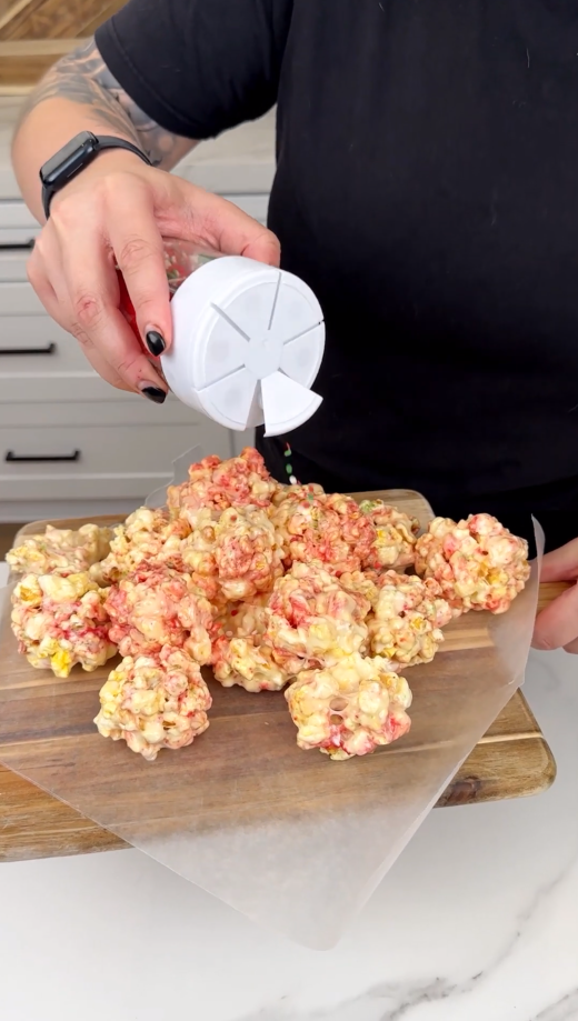 Make popcorn differently with this easy method