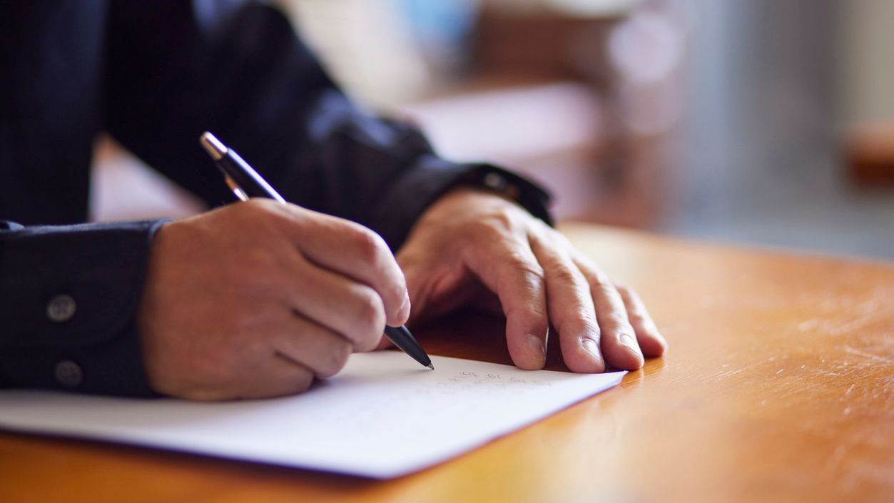 What writing by hand does to your brain that typing doesn’t