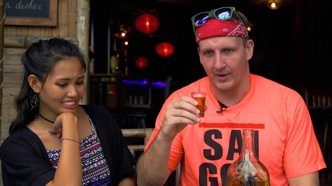 Snake wine? There's an entire snake inside this Vietnamese drink, then ...